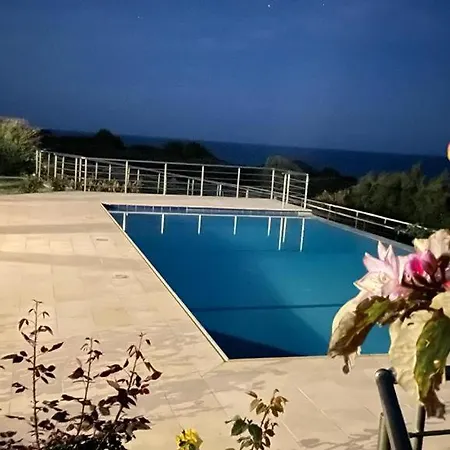 Вилла Kayalarda Denize Sifir Luks Ozel Havuzlu